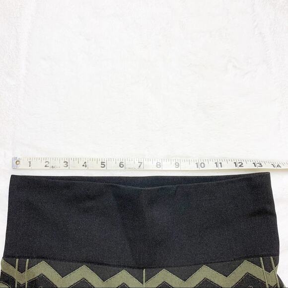 LULULEMON Ebb To Street Pant Fatigue Green Chevron size 6 - Picture 9 of 13